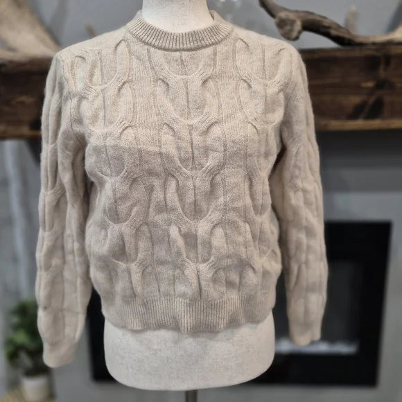 KILTE Cashmere Sweater, Size Small Like New - Picture 2 of 8